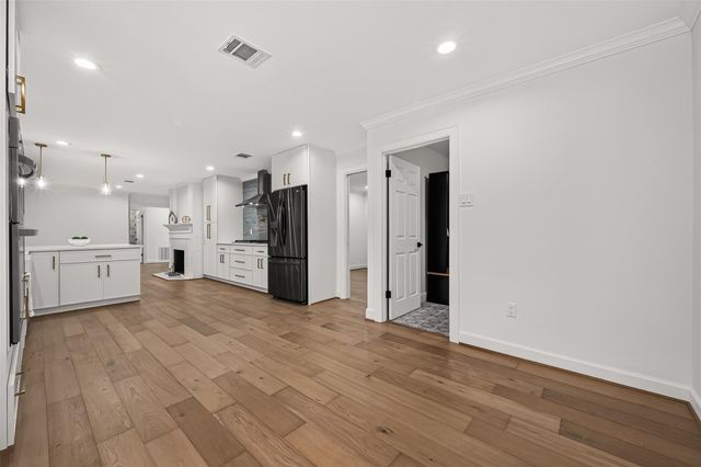 11322 Oak Spring Drive E, Houston, TX 77043