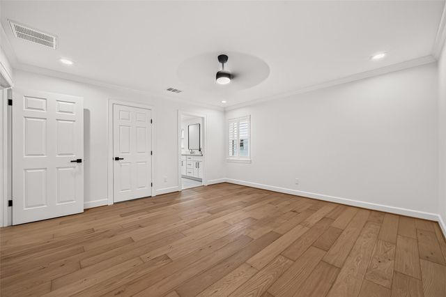 11322 Oak Spring Drive E, Houston, TX 77043