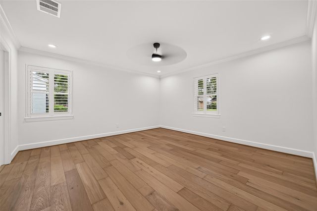 11322 Oak Spring Drive E, Houston, TX 77043