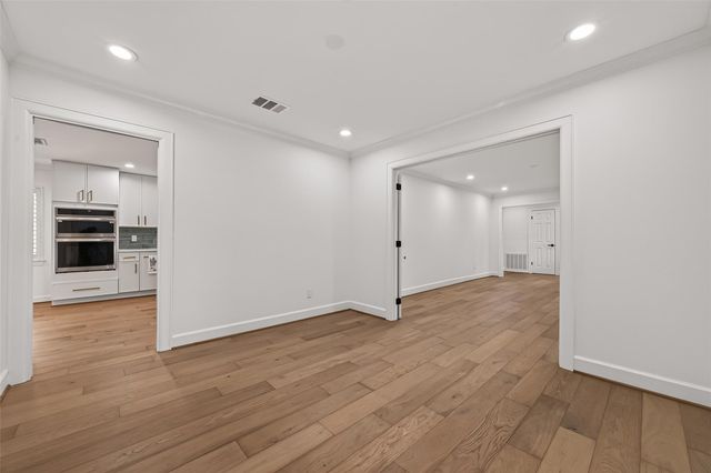 11322 Oak Spring Drive E, Houston, TX 77043