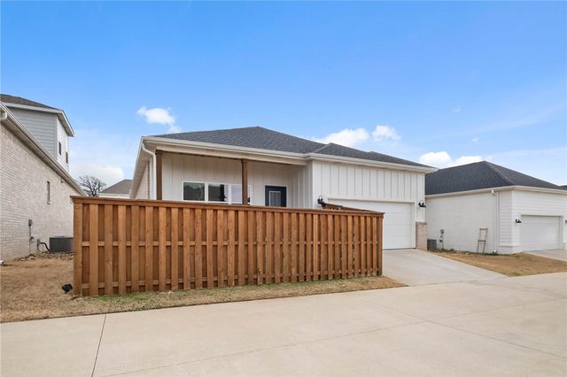 6304 SW Beacon Street, Bentonville, AR 72713