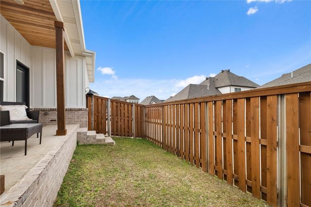 6304 SW Beacon Street, Bentonville, AR 72713