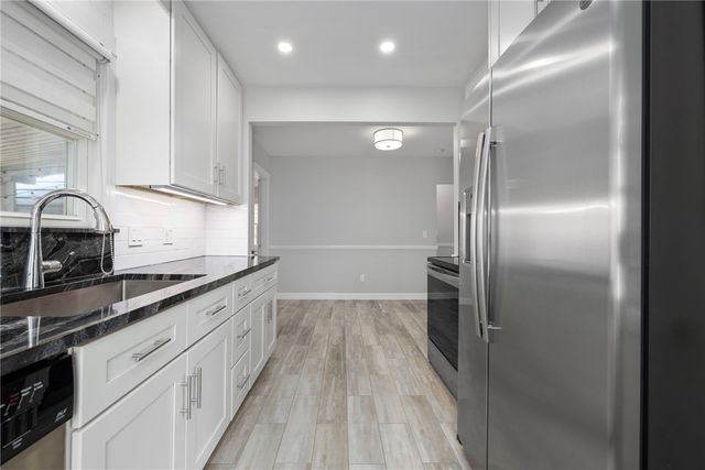 5 Holten Avenue, Newport, RI 02840