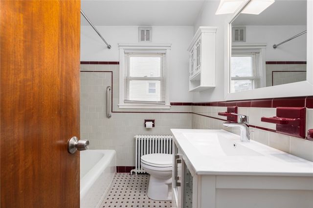 5 Holten Avenue, Newport, RI 02840