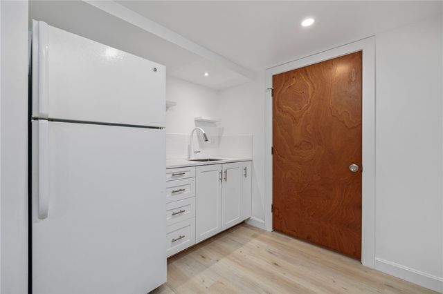 5 Holten Avenue, Newport, RI 02840