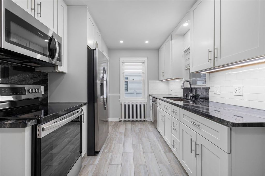 5 Holten Avenue, Newport, RI 02840