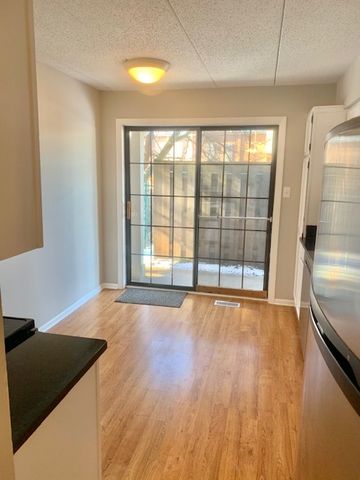 1508 W Jefferson Avenue D, Naperville, IL 60540