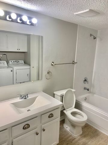 1508 W Jefferson Avenue D, Naperville, IL 60540