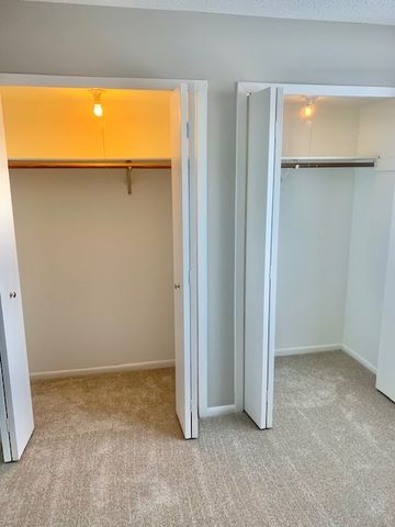 1508 W Jefferson Avenue D, Naperville, IL 60540