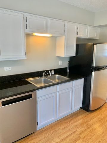 1508 W Jefferson Avenue D, Naperville, IL 60540