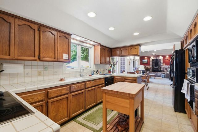 250 Secret Town Ln, Colfax, CA 95713
