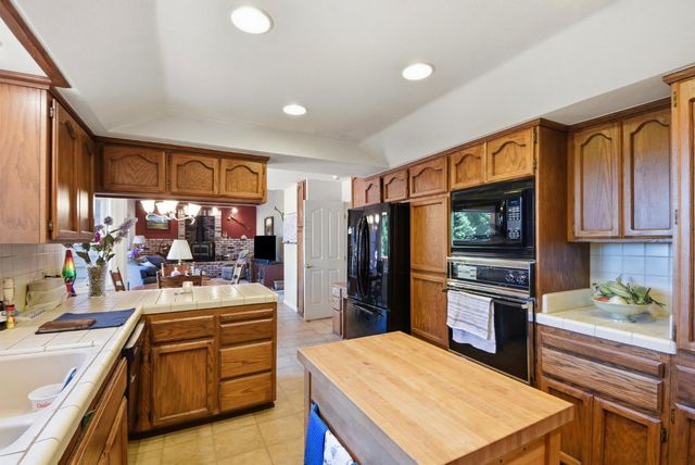 250 Secret Town Ln, Colfax, CA 95713
