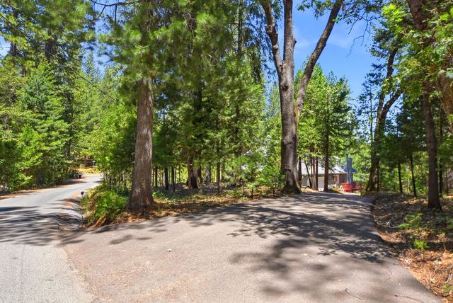 250 Secret Town Ln, Colfax, CA 95713