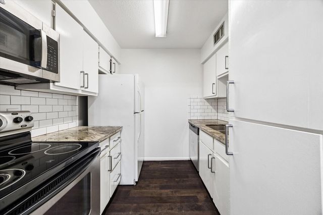 7575 Katy Freeway 103, Houston, TX 77024