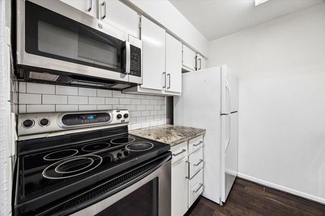 7575 Katy Freeway 103, Houston, TX 77024