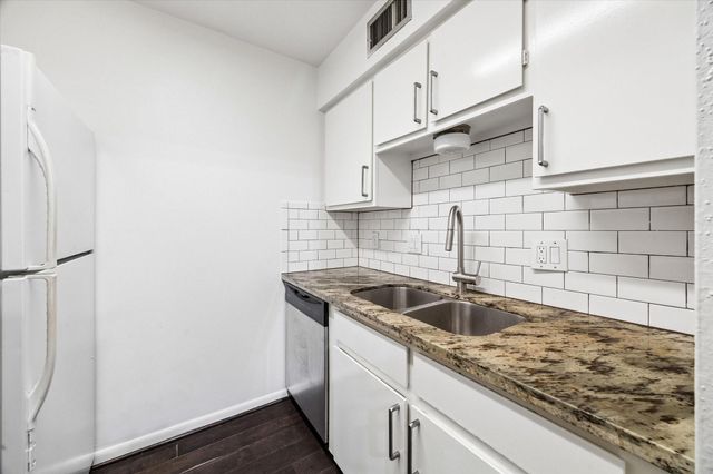 7575 Katy Freeway 103, Houston, TX 77024