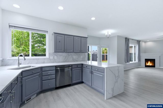 359 Eagle Feather St NW, Salem, OR 97304