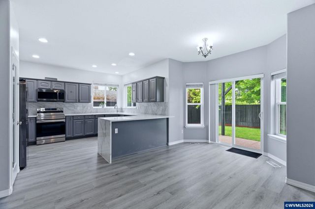 359 Eagle Feather St NW, Salem, OR 97304