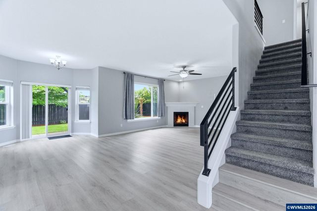 359 Eagle Feather St NW, Salem, OR 97304