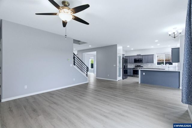 359 Eagle Feather St NW, Salem, OR 97304