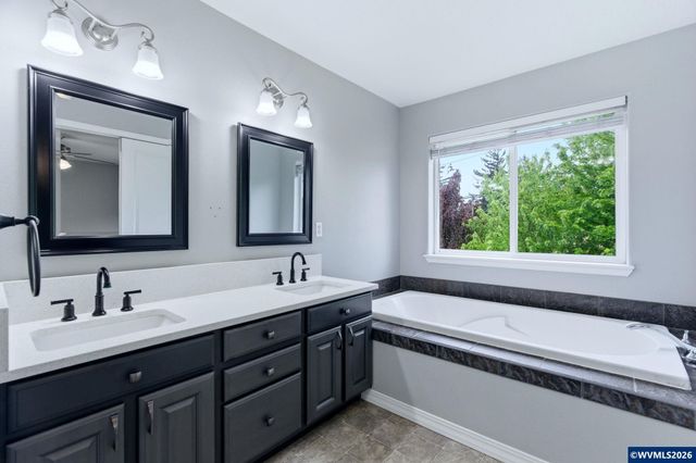 359 Eagle Feather St NW, Salem, OR 97304