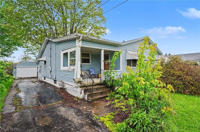 520 Sunset Drive, Hubbard, OH 44425