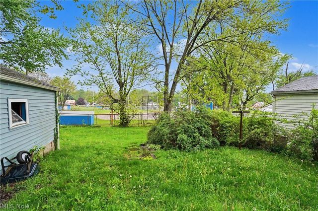 520 Sunset Drive, Hubbard, OH 44425
