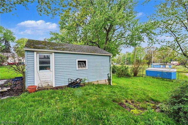 520 Sunset Drive, Hubbard, OH 44425