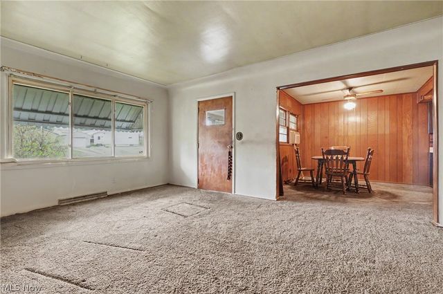 520 Sunset Drive, Hubbard, OH 44425
