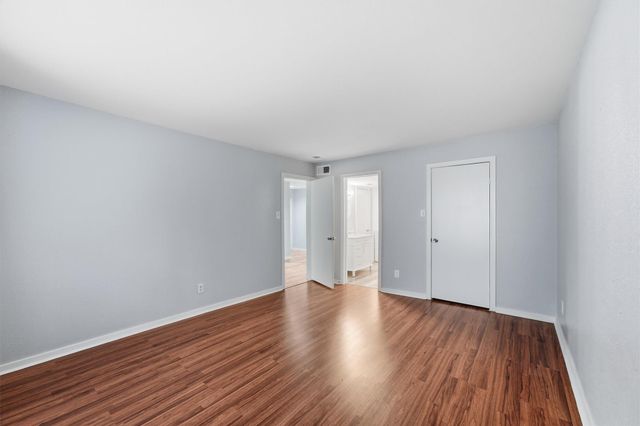 2333 Bering Drive 125, Houston, TX 77057