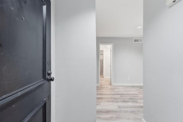 2333 Bering Drive 125, Houston, TX 77057