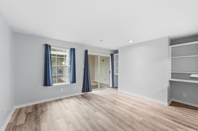 2333 Bering Drive 125, Houston, TX 77057