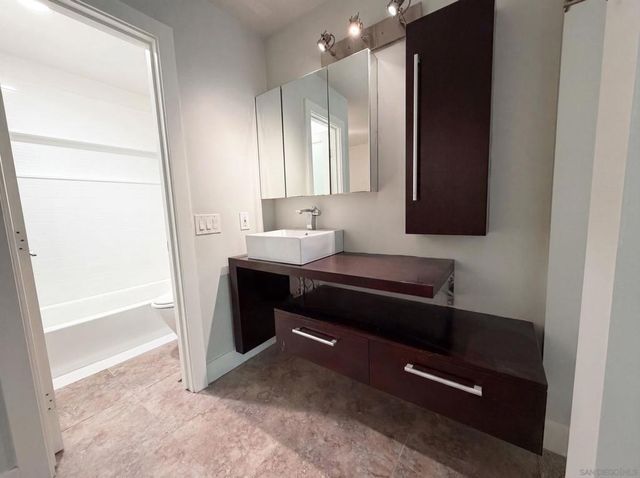 2334 Hosp 109, Carlsbad, CA 92008