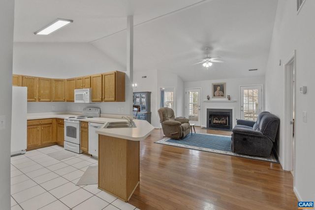 201 BUTTERCUP LN, Charlottesville, VA 22902