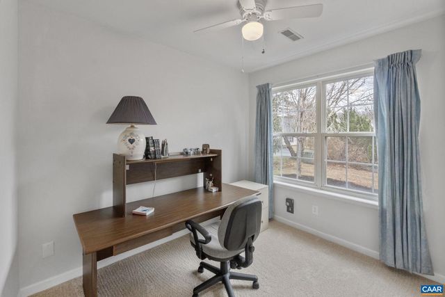 201 BUTTERCUP LN, Charlottesville, VA 22902