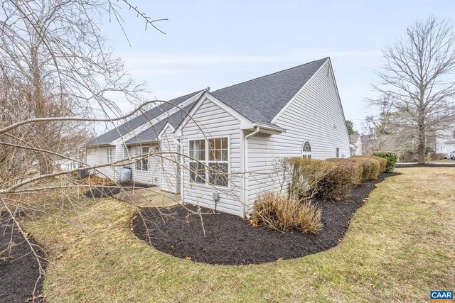 201 BUTTERCUP LN, Charlottesville, VA 22902