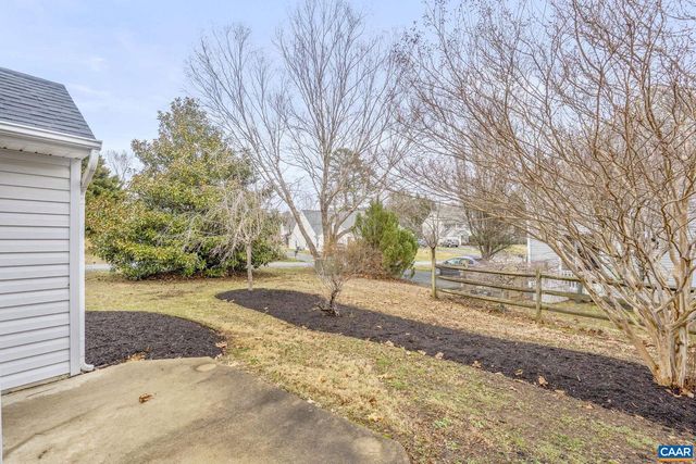 201 BUTTERCUP LN, Charlottesville, VA 22902