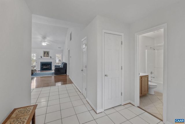 201 BUTTERCUP LN, Charlottesville, VA 22902