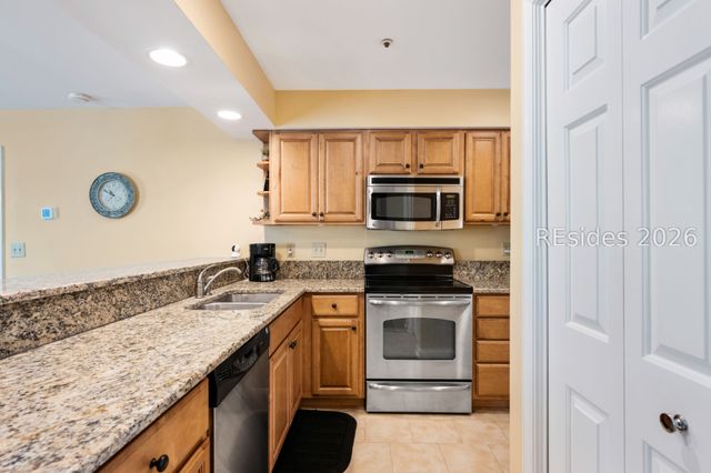 50 Yacht Cove Dr Apt 410, Hilton Head Island, SC 29928