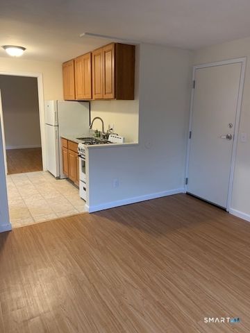 174 Hillside Avenue, Hartford, CT 06106