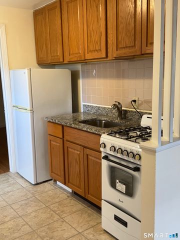 174 Hillside Avenue, Hartford, CT 06106