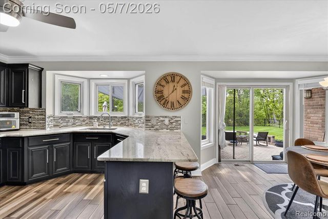 27073 Hawthorne Boulevard, Flat Rock, MI 48134