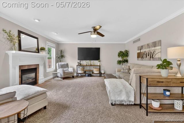 27073 Hawthorne Boulevard, Flat Rock, MI 48134