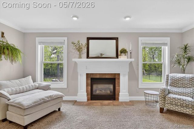 27073 Hawthorne Boulevard, Flat Rock, MI 48134