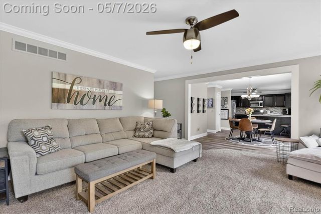 27073 Hawthorne Boulevard, Flat Rock, MI 48134