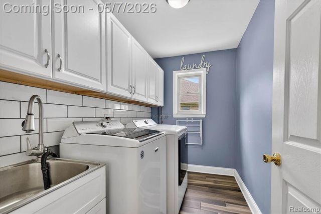 27073 Hawthorne Boulevard, Flat Rock, MI 48134