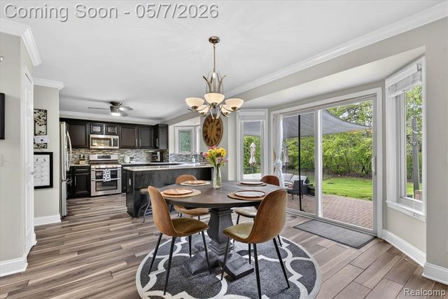 27073 Hawthorne Boulevard, Flat Rock, MI 48134
