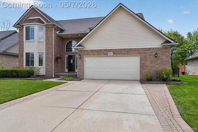 27073 Hawthorne Boulevard, Flat Rock, MI 48134