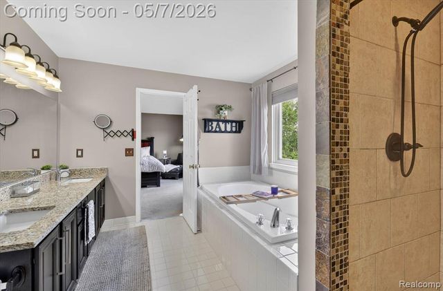 27073 Hawthorne Boulevard, Flat Rock, MI 48134