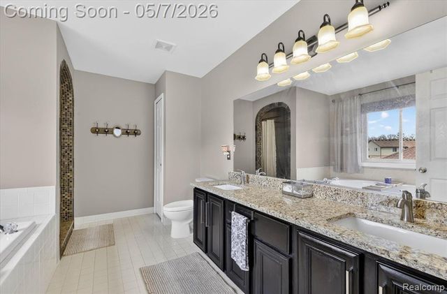 27073 Hawthorne Boulevard, Flat Rock, MI 48134